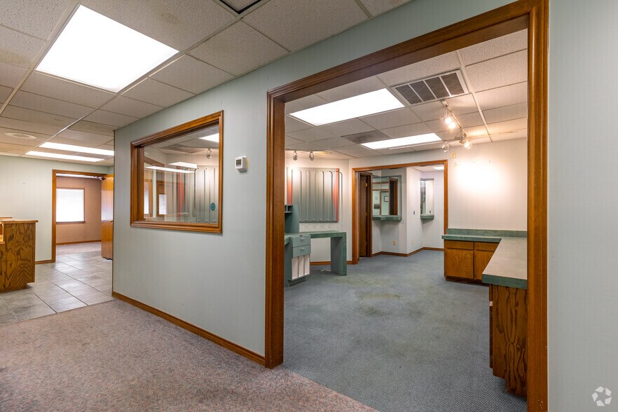 More Photos Of 1645 Dorchester Dr, Plano Medical For Lease