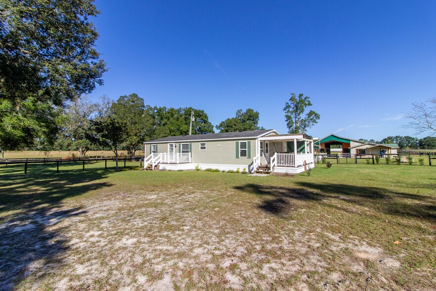 More Photos Of 20221 SW 5th Pl, Dunnellon Specialty For Sale