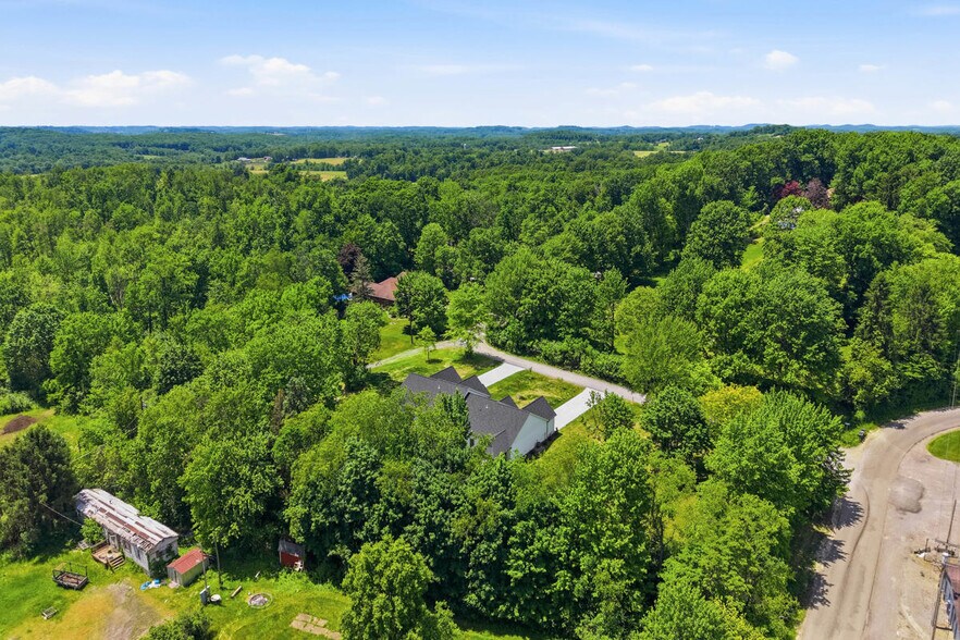 More Photos Of 100 Huselton Dr, Butler Specialty For Sale