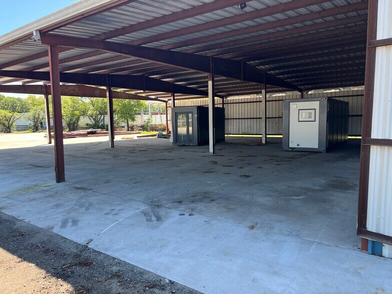 More Photos Of 2102 Orient Rd, Tampa Warehouse For Sale