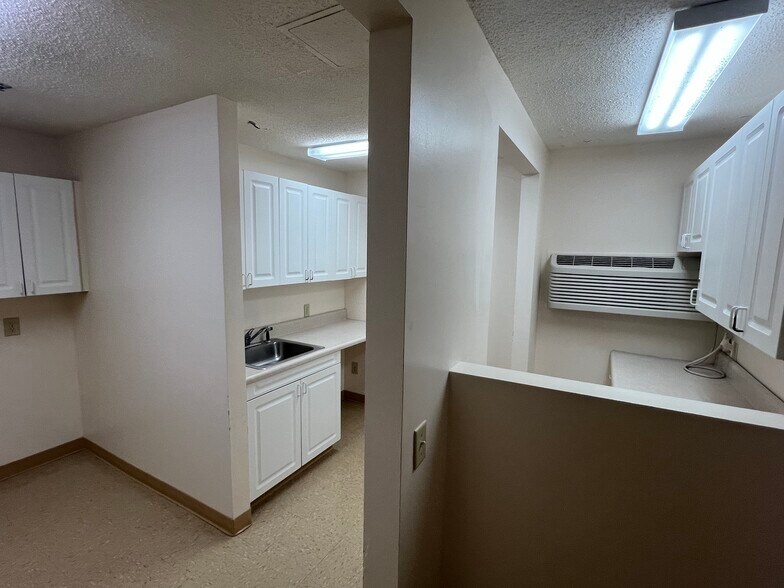 More Photos Of 127 S Sixth St, Warner Robins Apartments For Sale