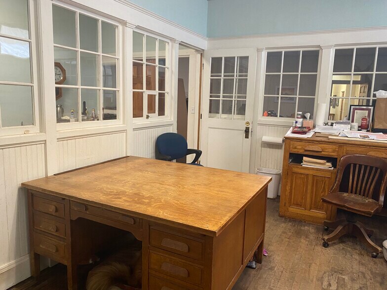 More Photos Of 268/270 Young St, Wilson Office For Lease