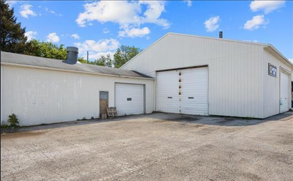 More Photos Of 316 E Main St, Princeville Auto Repair For Sale