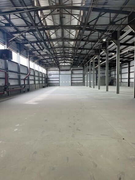 More Photos Of 620 Grantham Ln, New Castle Industrial For Lease