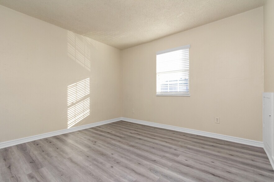 More Photos Of 6659 Brittmoore rd, Houston Multifamily For Sale