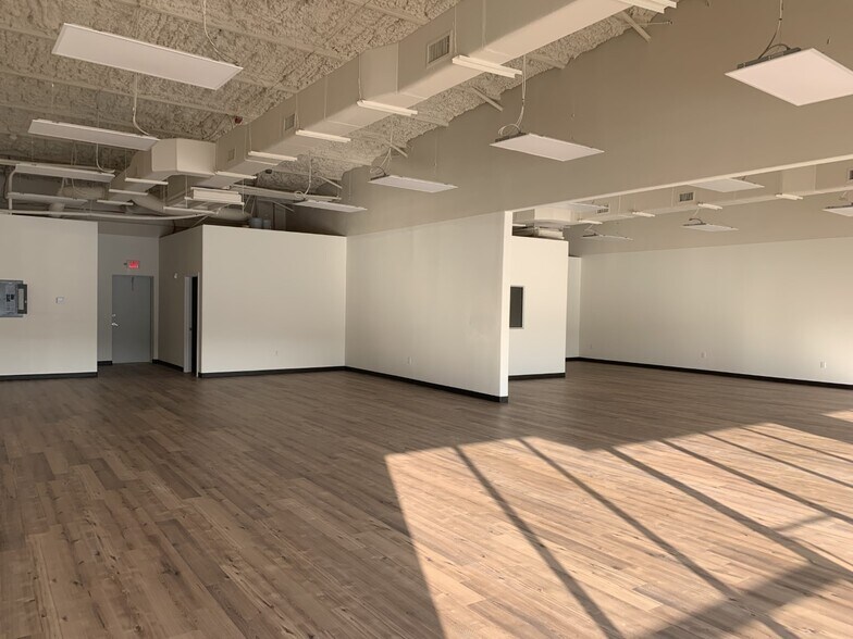 More Photos Of 10445 Eastex Freeway, Beaumont Unknown For Lease