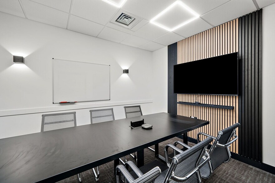 More Photos Of 3131 Boul de la Concorde E, Laval Coworking Space