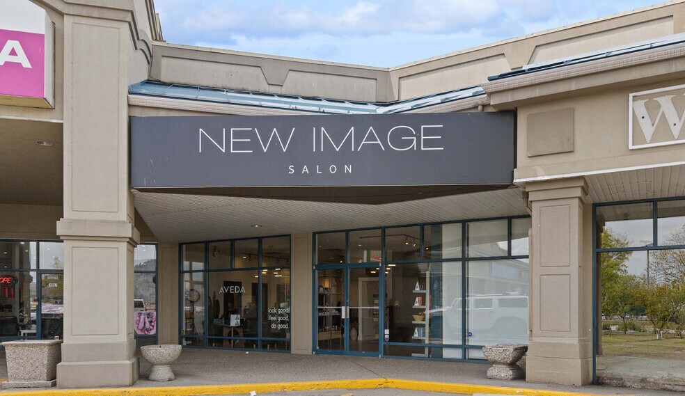 More Photos Of 3640 Gossett Rd, West Kelowna General Retail For Sale