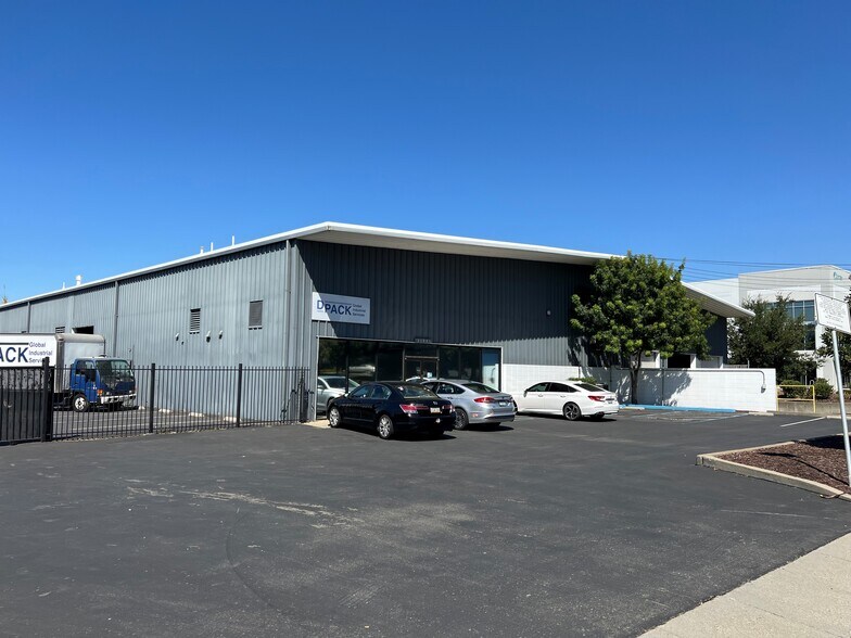 More Photos Of 31801 Hayman St, Hayward Manufacturing For Lease