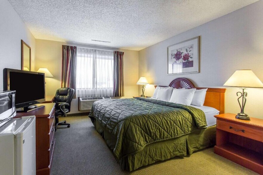 More Photos Of 180 Gunnison River Dr, Delta Hotel For Sale