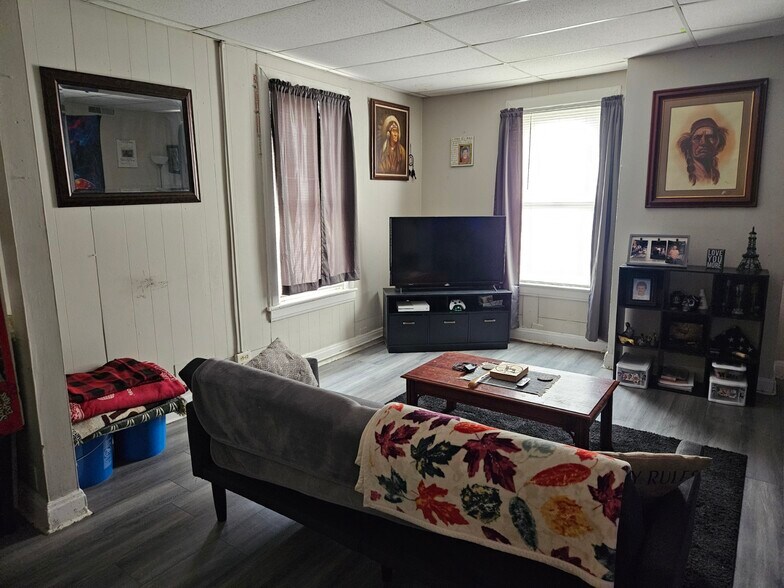 More Photos Of 105 N Depot St, Somonauk Apartments For Sale