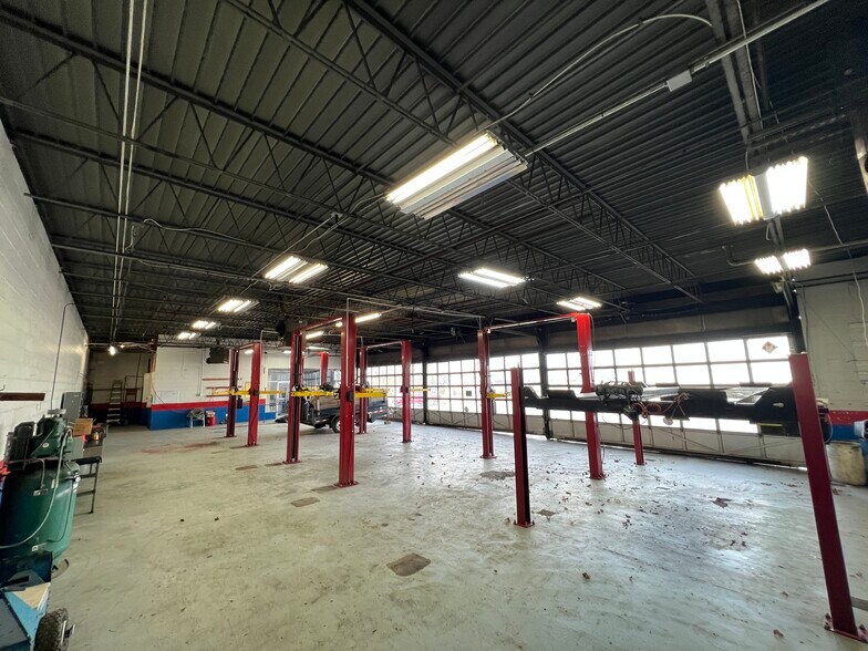More Photos Of 153 S Delsea Dr, Vineland Auto Repair For Lease
