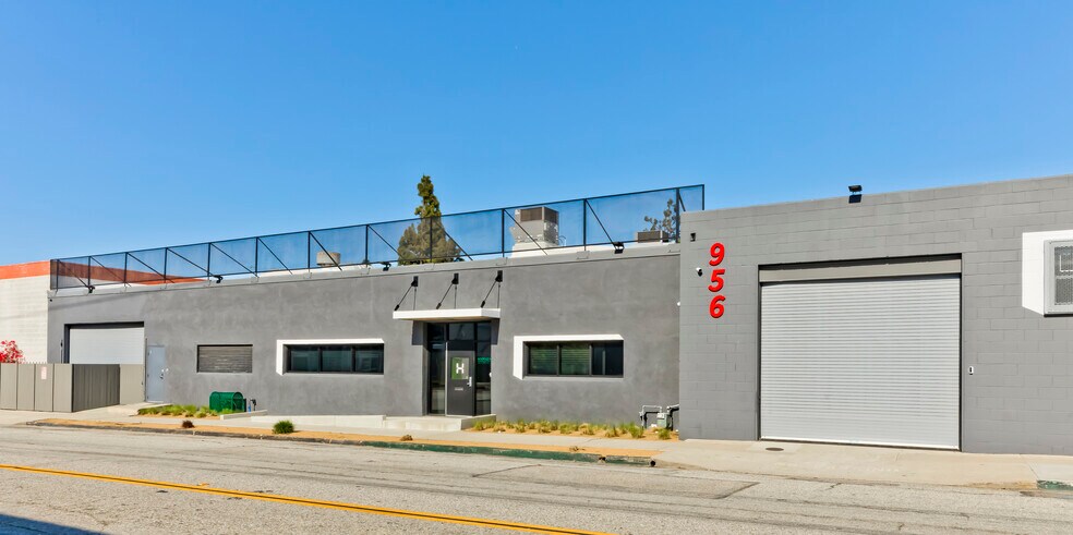 More Photos Of 956 W Hyde Park Blvd, Inglewood Manufacturing For Lease
