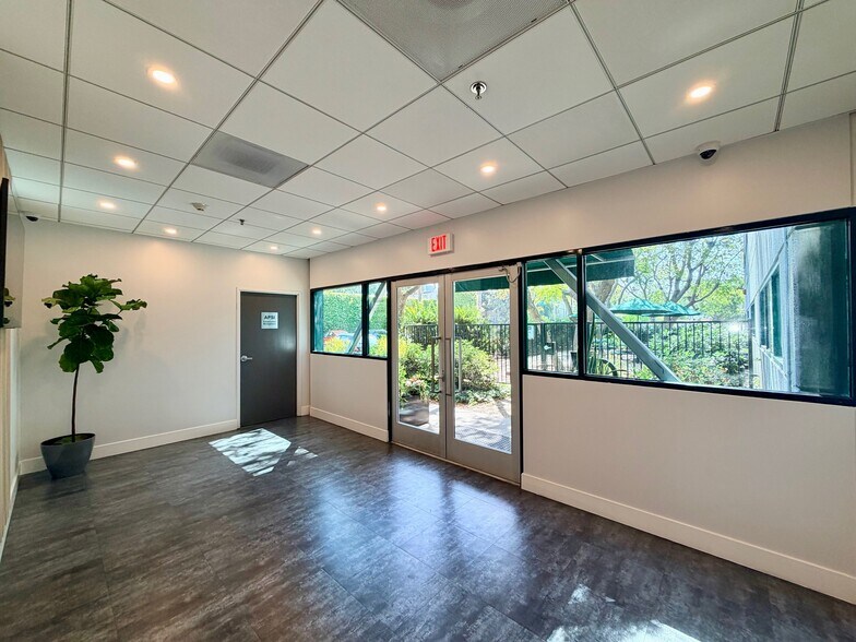 More Photos Of 10549-10555 Jefferson Blvd, Culver City Unknown For Lease