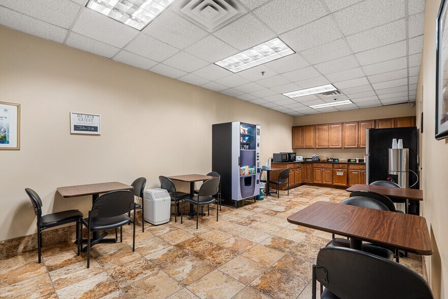 More Photos Of 16 Upton Dr, Wilmington Light Distribution For Sale