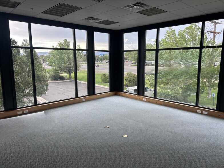 More Photos Of 1404 Hawk Pky, Montrose Medical For Lease