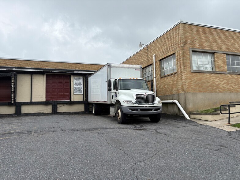 More Photos Of 950 Jennings St, Bethlehem Manufacturing For Lease