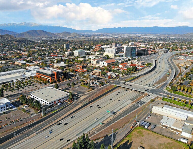 More Photos Of 3877 12th St, Riverside Office For Lease