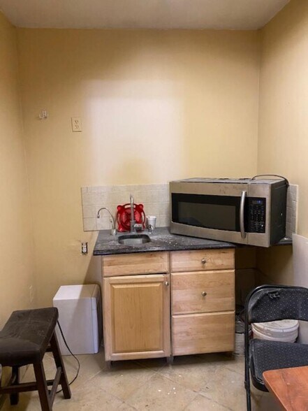 More Photos Of 3295 Royal Ave, Oceanside Warehouse For Sale