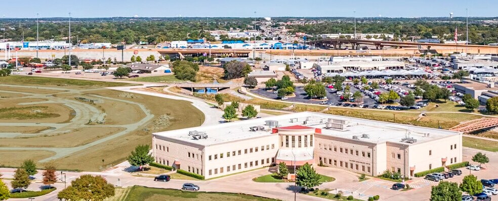 More Photos Of 4300 City Point Dr, North Richland Hills Medical For Lease