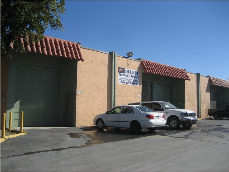 More Photos Of 3750 NW 28th St, Miami Warehouse For Lease
