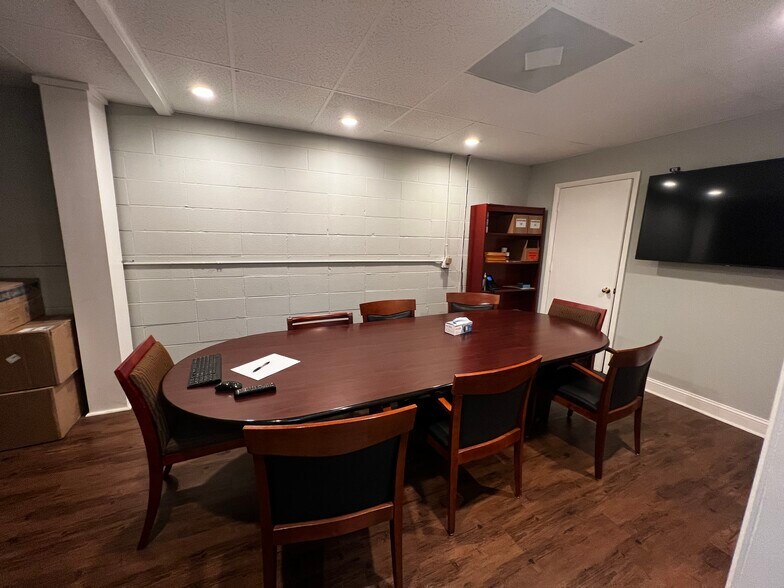 More Photos Of 201 Whitsett Rd, Nashville Warehouse For Lease