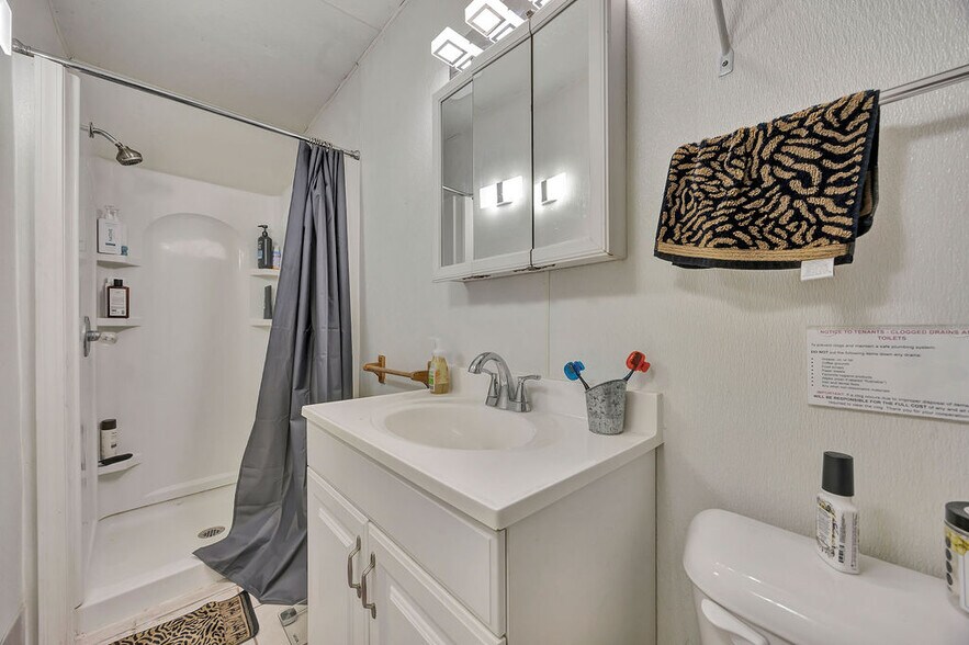 More Photos Of 215 N College Ave, Oxford Apartments For Sale