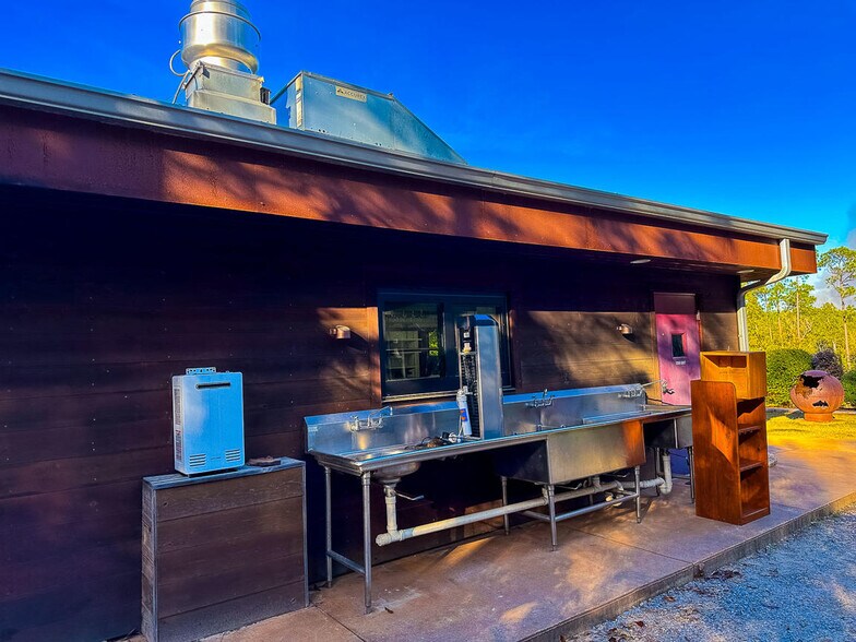 More Photos Of 7009 Creek Stone Rd, Milton Lodge Meeting Hall For Sale