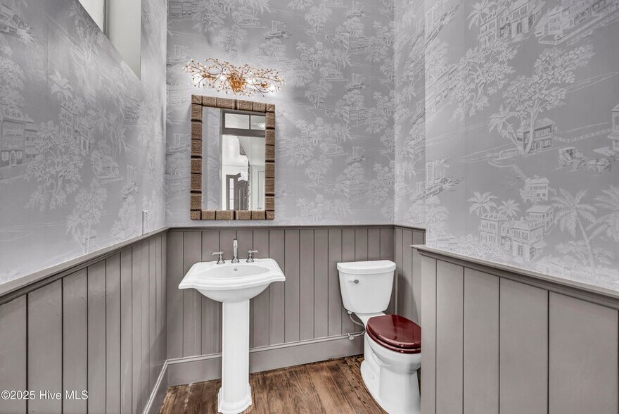 More Photos Of 19 N 5th Ave, Wilmington Office For Sale