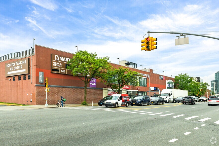 More Photos Of 48-18 Northern Blvd, Long Island City Storefront For Lease