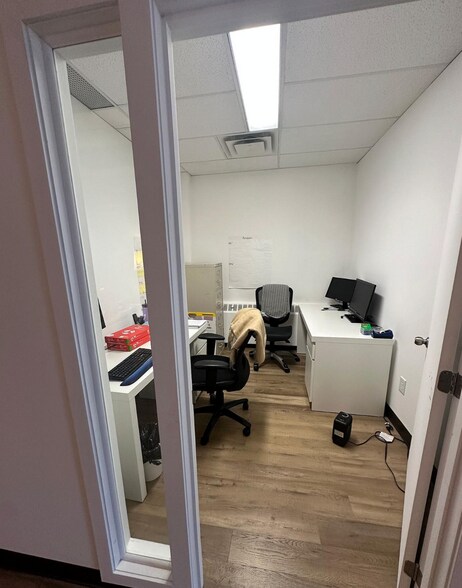 More Photos Of 185 Somerset St W, Ottawa Office For Lease