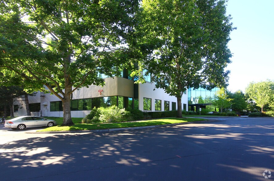 More Photos Of 19803 North Creek Pky, Bothell Office For Sale