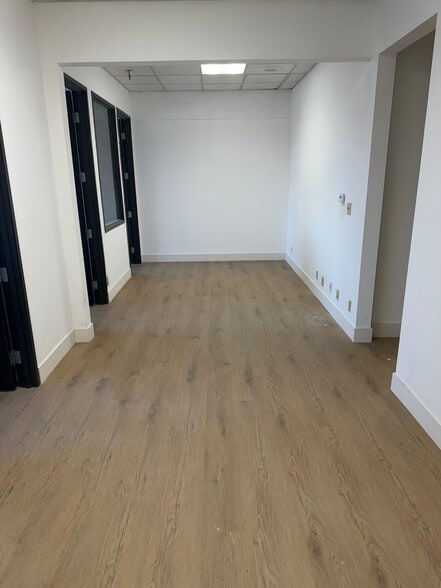 More Photos Of 15342 Hawthorne Blvd, Lawndale Office For Lease