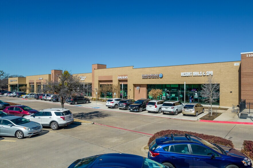 More Photos Of 160 W Sandy Lake Rd, Coppell Restaurant For Lease