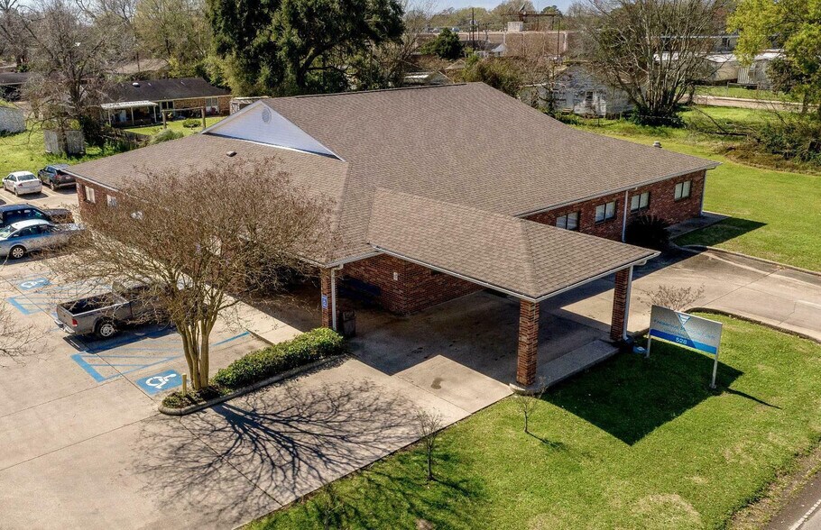 Primary Photo Of 528 E Vine St, Opelousas Medical For Lease
