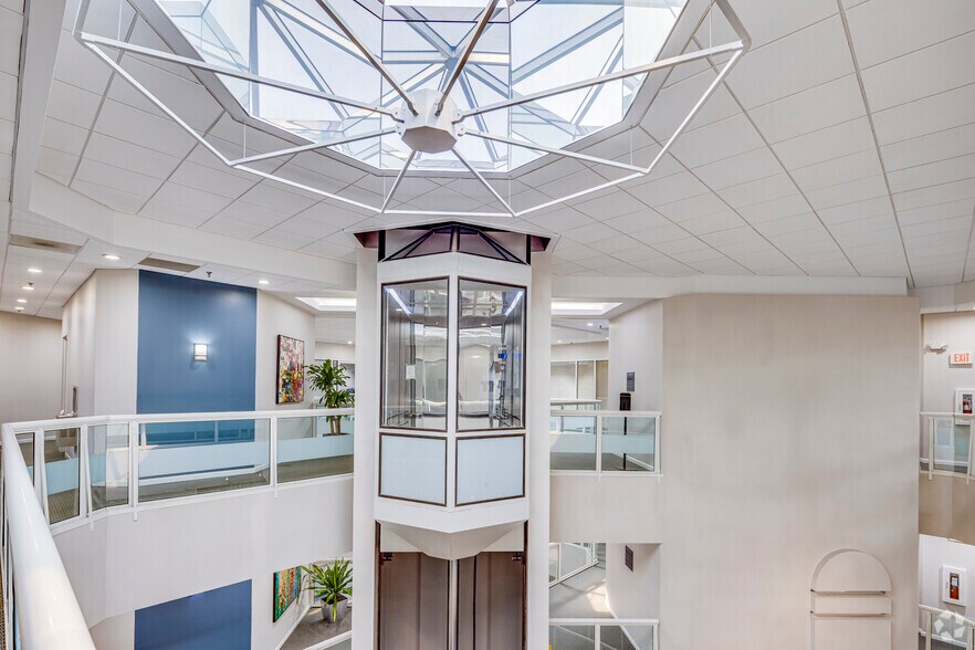 More Photos Of 140 Stoneridge Dr, Columbia Office For Lease