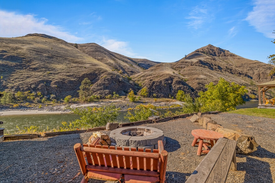 More Photos Of 13706 US 95, White Bird Trailer Camper Park For Sale