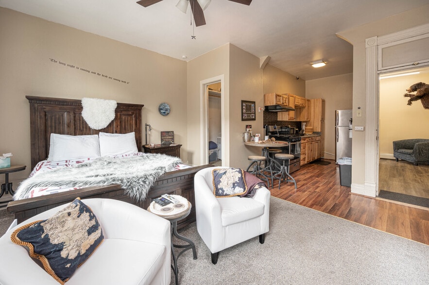 More Photos Of 502 Main Street, New Castle Hotel For Sale