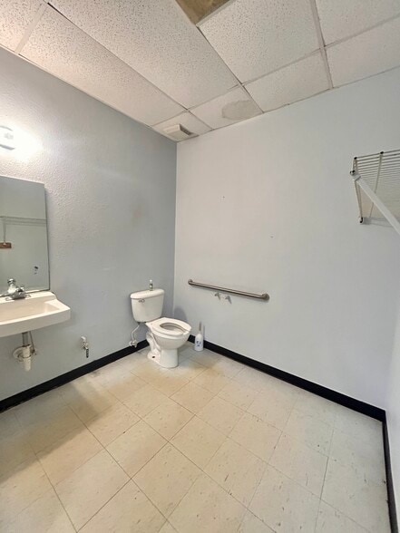 More Photos Of 18748 Titus Rd, Hudson Industrial For Lease