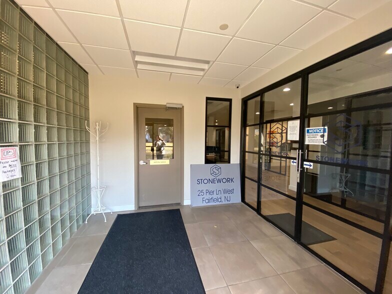 More Photos Of 25 Pier Ln W, Fairfield Warehouse For Lease