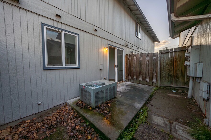 More Photos Of 516 J St, Medford Multifamily For Sale