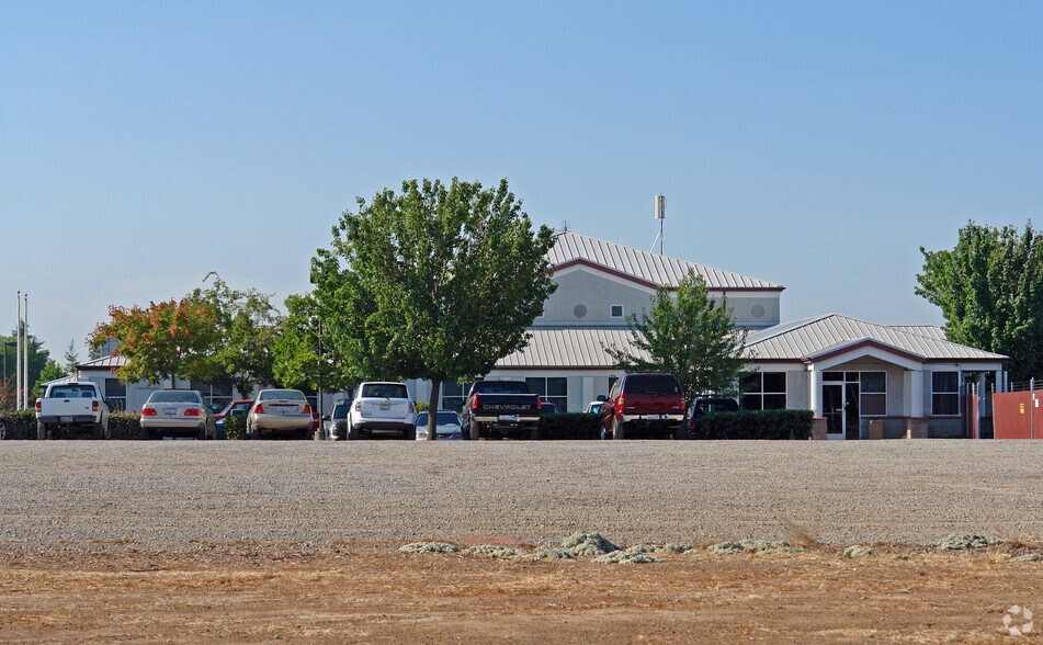 More Photos Of 4701 Beloit Dr, Sacramento Flex For Sale