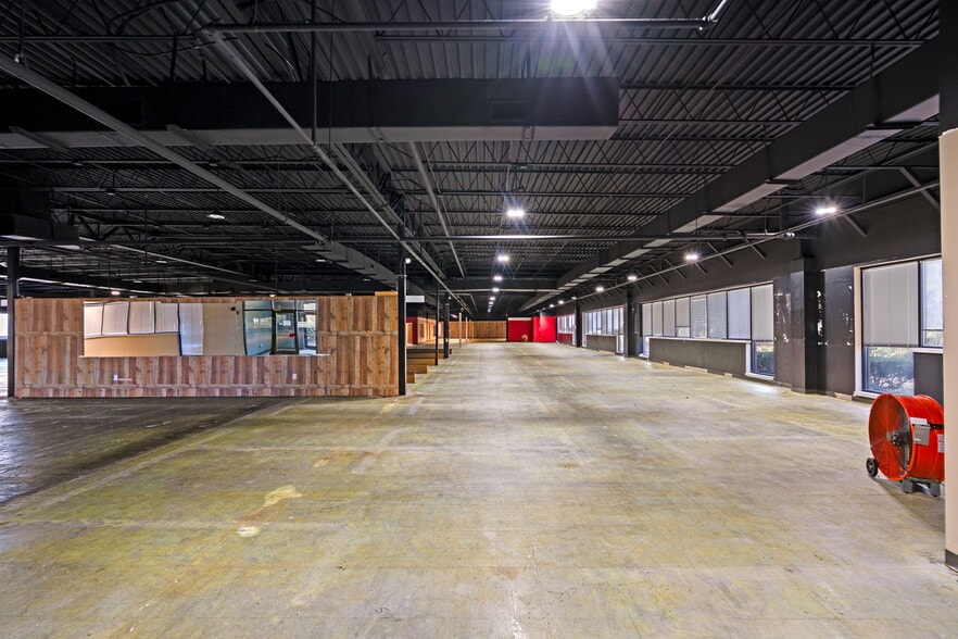 More Photos Of 8733-Unit 300 17 Bypass Hwy, Myrtle Beach Flex For Lease