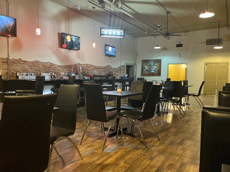 More Photos Of 745 Washington Ave, Greenville Hotel For Sale