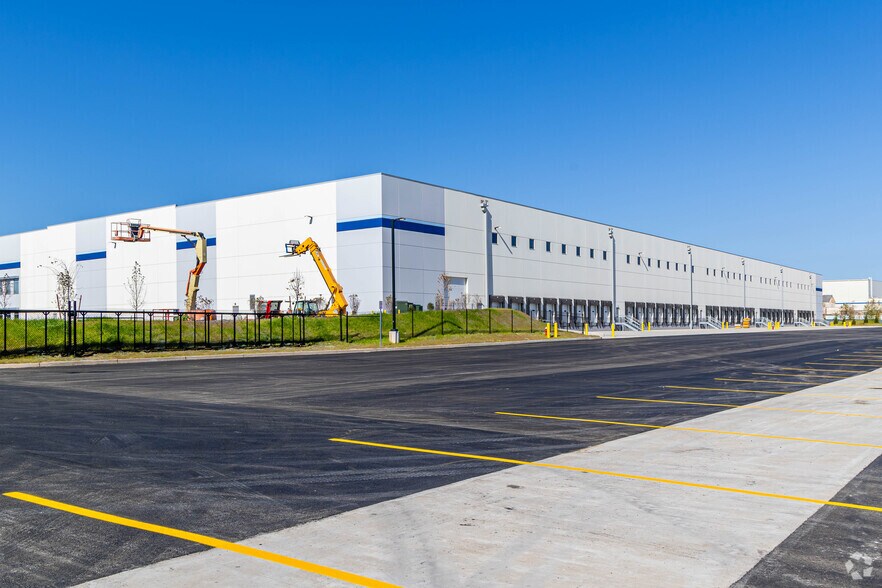 More Photos Of 925 Newark Ave, Elizabeth Unknown For Lease