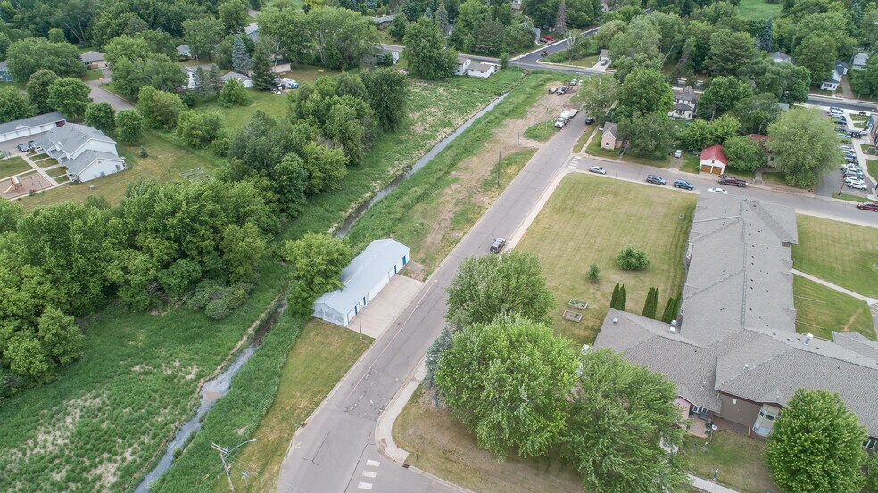More Photos Of XXX Elmhurst Ave, Braham Flex For Sale