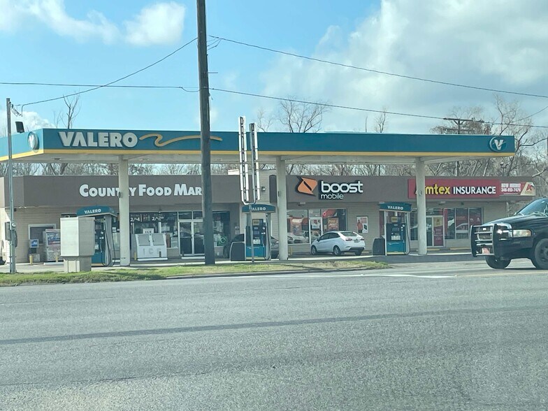 More Photos Of 1924 Highway 90, Liberty Storefront For Lease