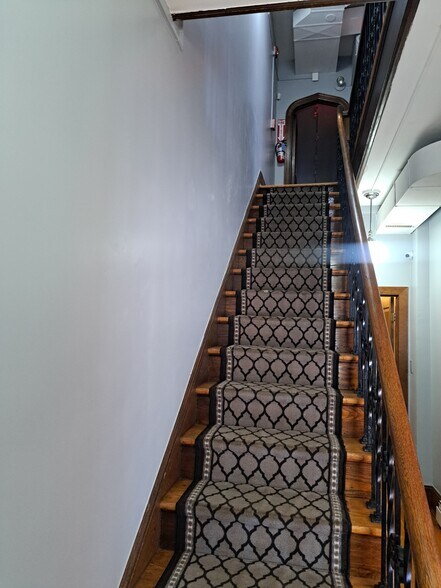 More Photos Of 226 W State St, Trenton Medical For Sale