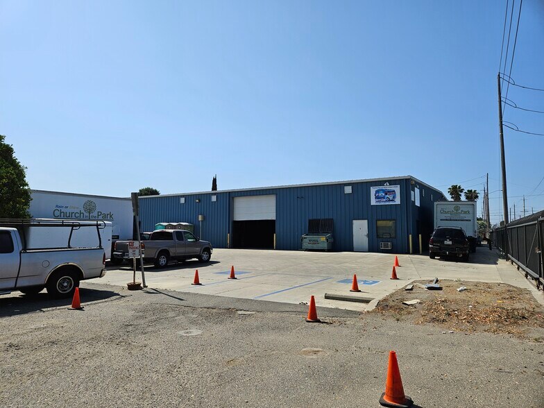 More Photos Of 202 S Santa Cruz Ave, Modesto Warehouse For Lease