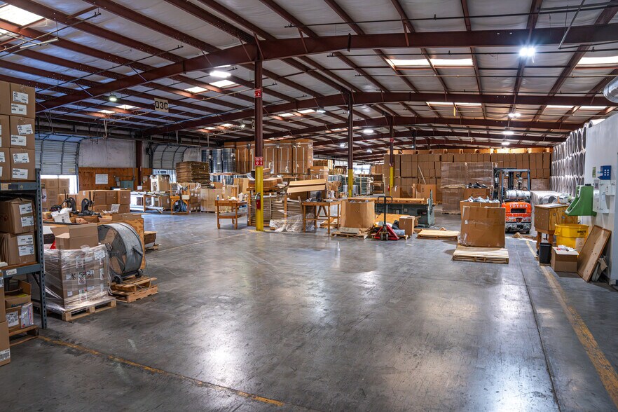 More Photos Of 700 Dalen Ln, Knoxville Distribution For Lease